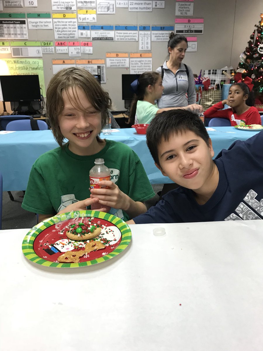 Jlberry99's tweet photo. More pictures from today’s holiday parties (3rd -5th grade) @CME_Tigers @cmepto https://t.co/LDR5ogvgKE
