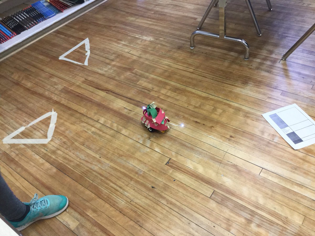 grade56sch's tweet photo. LEGO We Do, little Bits, coding Santa’s sleigh! https://t.co/jBZQcuUYkV