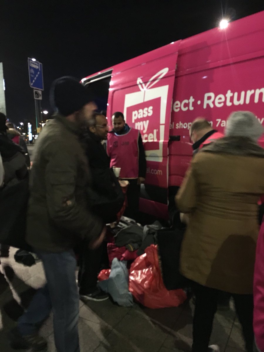 LMR3353's tweet photo. #PassItOn17 the team helping the #homeless in Birmingham, so many people needing support - great effort  @PassMyParcel 👏🏻👏🏻 https://t.co/nW20q8DctB