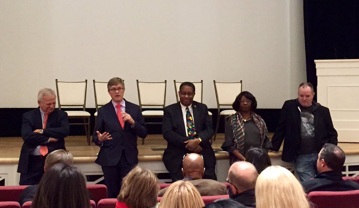 bmatneyUNC's tweet photo. Addressing the importance of the arts with @LEADHampRoads at the Chrysler Museum. @BonitaDomEnergy @LEADVIRGINIA @Chamber757 https://t.co/Oc7dQLu2Nh