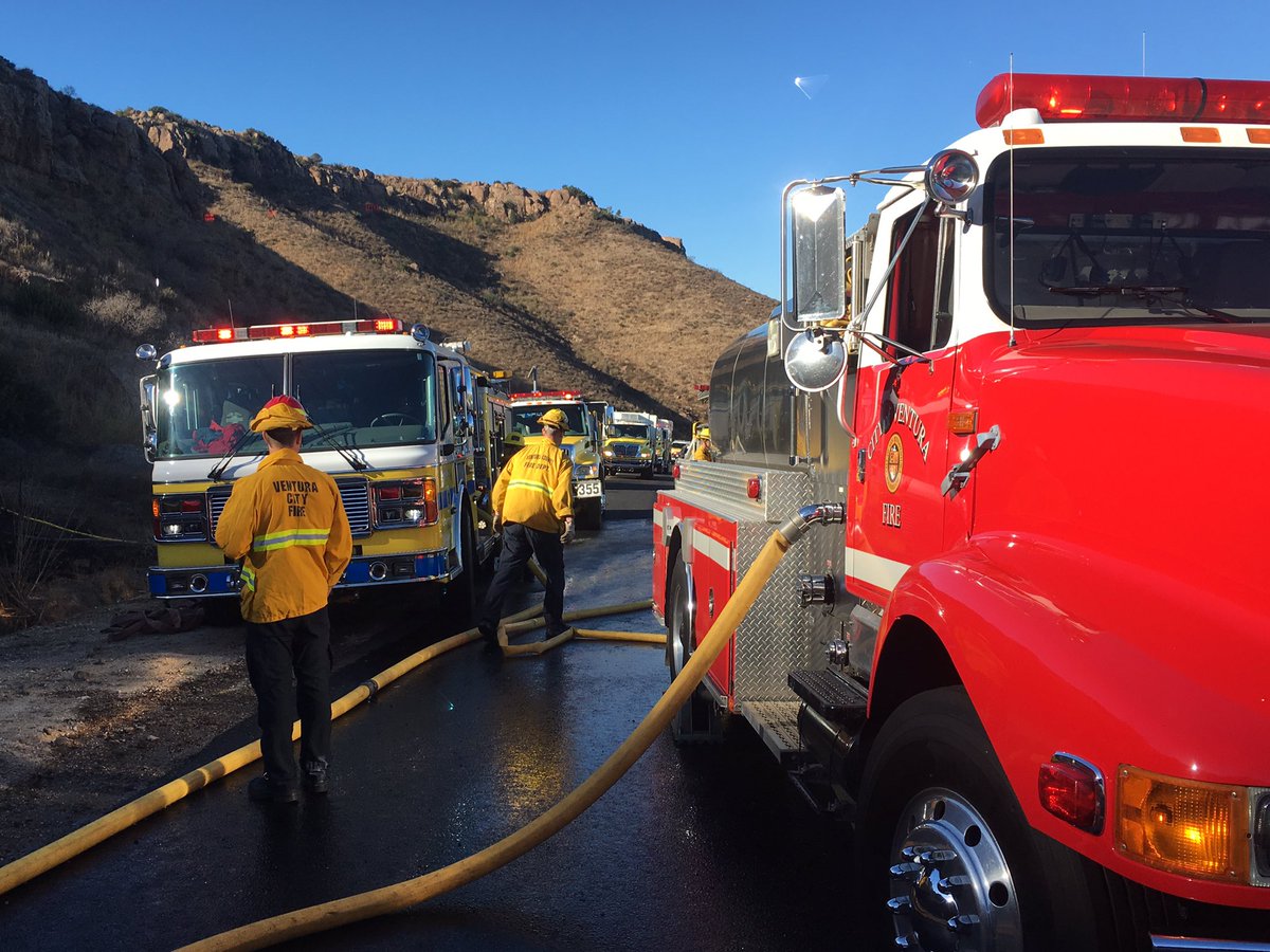 VCFD_PIO's tweet photo. #Scalesfire: Fire held to 2 acres. Aggressive initial attack kept the fire from growing. Crews will remain on scene for approx. 2 hours to complete mopup and secure fire perimeter. @VCFD https://t.co/iK7xOGpk8p