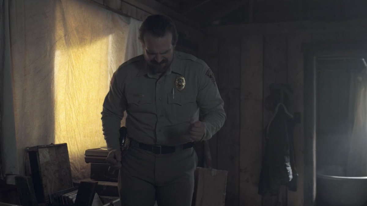 NetflixNordic's tweet image. Looks like dad dancing wasn't cool in the 80s either... #StrangerThings