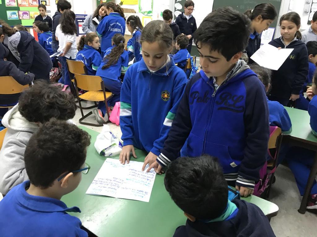 RHHS_Elementary's tweet photo. BE4B learners sharing their summative assessment brochures with grade 3 learners #ecosystems #peer_learning https://t.co/z5J1L8VFPN