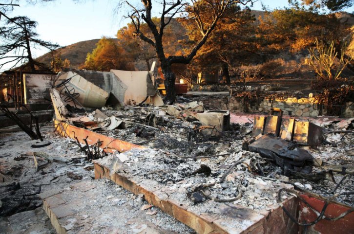 TzuChiUSA's tweet image. Follow our #SoCalWildfire #DisasterAid mission here, and #JoinHands with #TzuChiRelief to #GiveHope to those who need it most. #LoveSaves #CAWildfires tzuchi.us/blog/southern-…