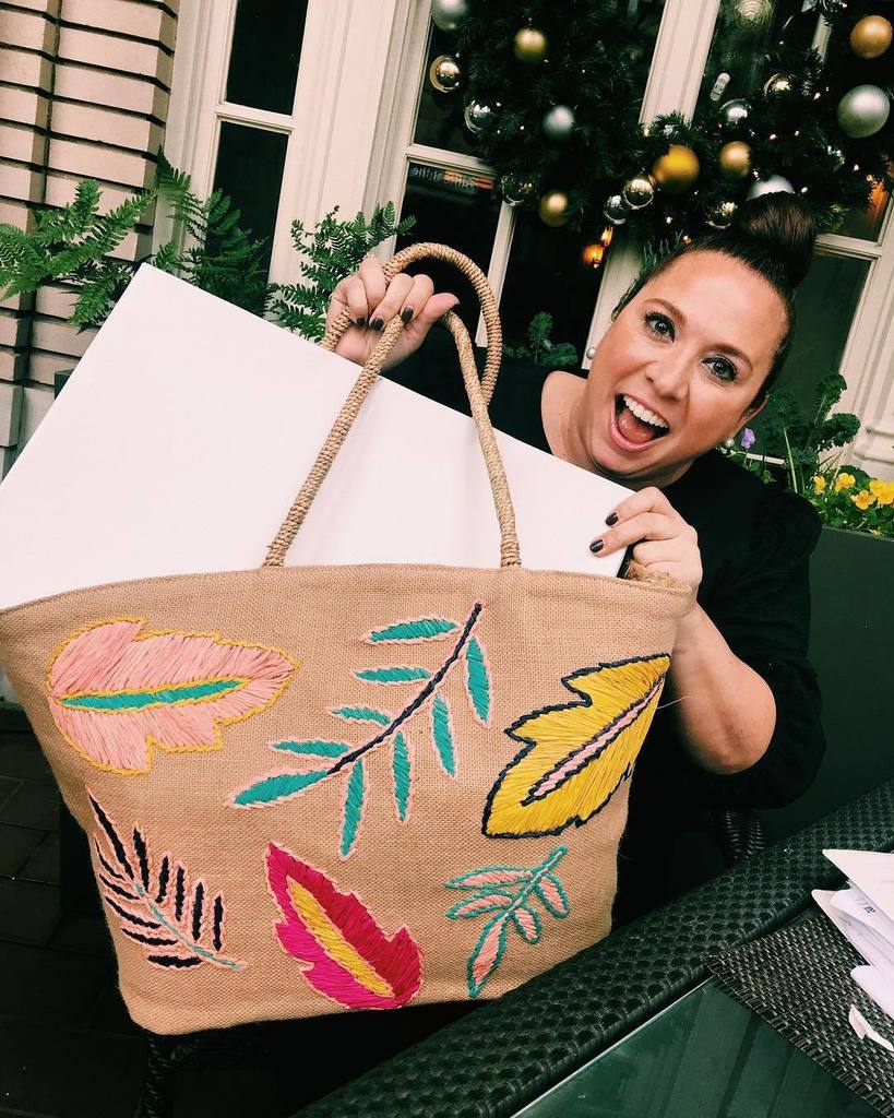 ideabaragency's tweet photo. How do your know your Creative Director is Florida fabulous and soaked in sunshine? She travels to cold climates with client work in a beach bag! Way to rep the 561 Tonya. -
#Ideabar #IdeabarAgency #AgencyLife #CoxMediaGroup #CreativeAgency #AtlantaBall… https://t.co/tm831JfAmX https://t.co/lu1tVAEvKH