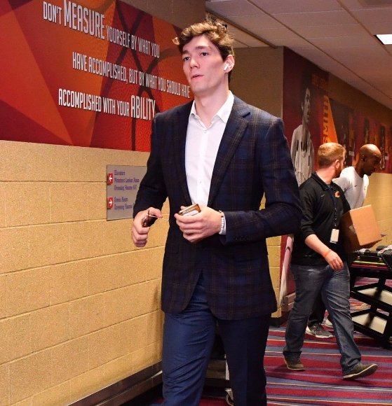 NBA All-Star 2018 için halk oylaması başladı. Twitter üzerinden oy kullanmak için ‘’ #NBAVote Cedi Osman ‘’ yazmanız yeterli. Ayrıca bu tweete atacağınız her retweet 1 oy olarak sayılacak. <a href="/cediosman/">Cedi Osman</a>