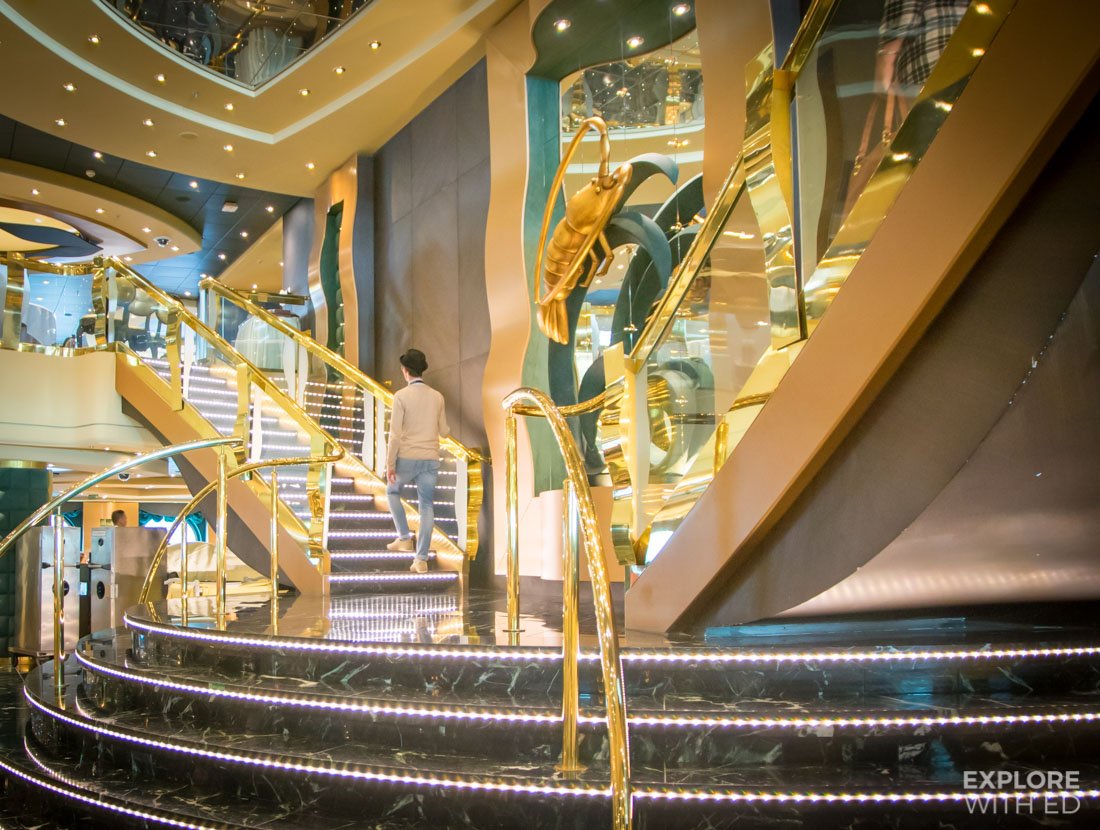ExploreWithEd's tweet photo. Exploring @MSC_Cruises_UK Preziosa with Trips 100: https://t.co/ExUqlYzv0t  #BlogCampOnBoard #CruiseChat https://t.co/T1w5jlpyco