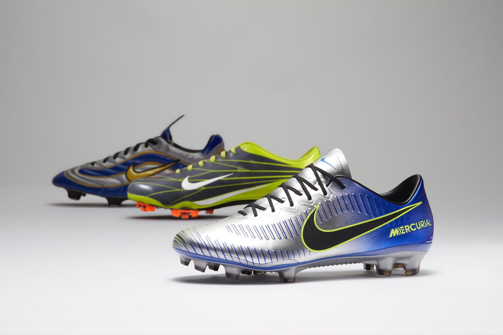 B R Football on X The nikefootball Mercurial Puro Fenomena pays homage to Brazilian legends past and present Ronaldo and Neymar. https t OuW0QbLDrs X