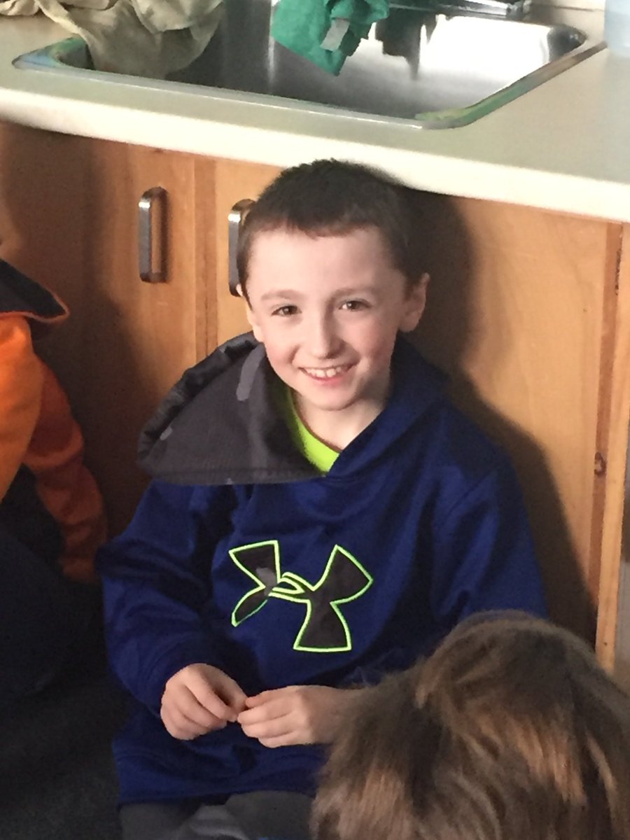 HackettStudents's tweet photo. Listening to Santa’s elves on the radio as they respond to our letters to Santa #scdsblive https://t.co/gGp0sblLuA