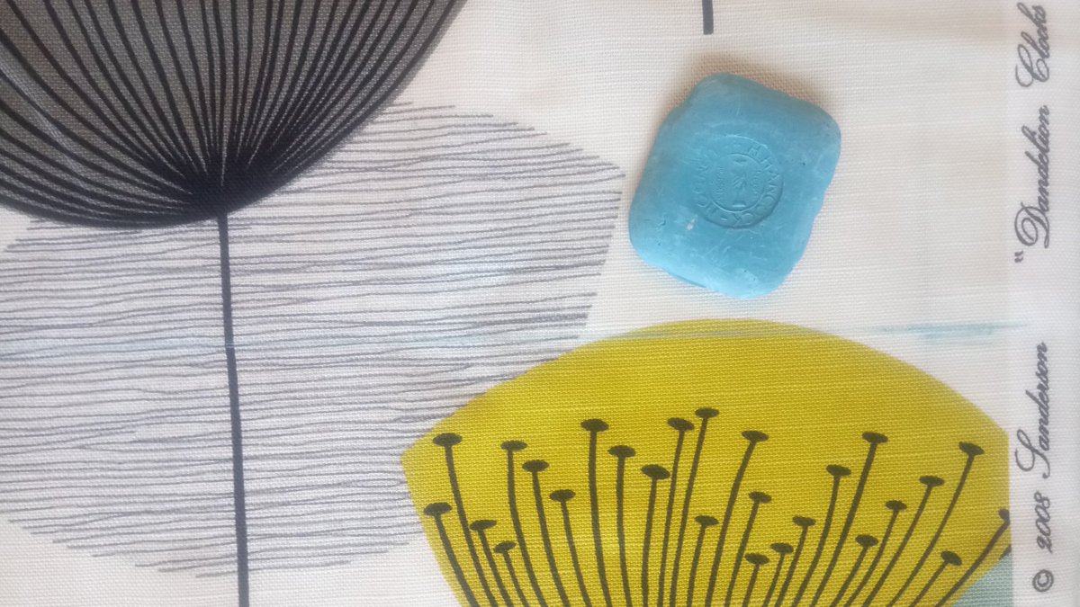artyplummie's tweet photo. New project, old fabric... #excited #annieplumbinteriors #interiordesign #upholstery #softfurnishings #handmade #bespoke https://t.co/QEoYwA82uz