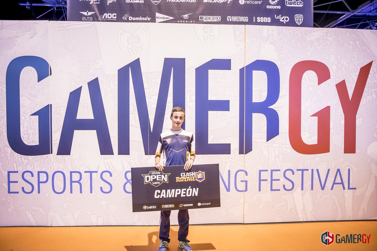 GAMERGY's tweet photo. Un gran @rubizalez se paseó por #Gamergy. Y decimos que se paseo porque una de sus grandes conquistas fue la #GranOpen #GranOpenCR en la que se alzó como el ganador indiscutible del torneo. ¡Impresionante este chico de @TeamQuesoGG! https://t.co/ezzUOl7Rqh