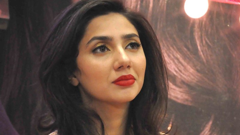 Happy birthday to mahira khan 