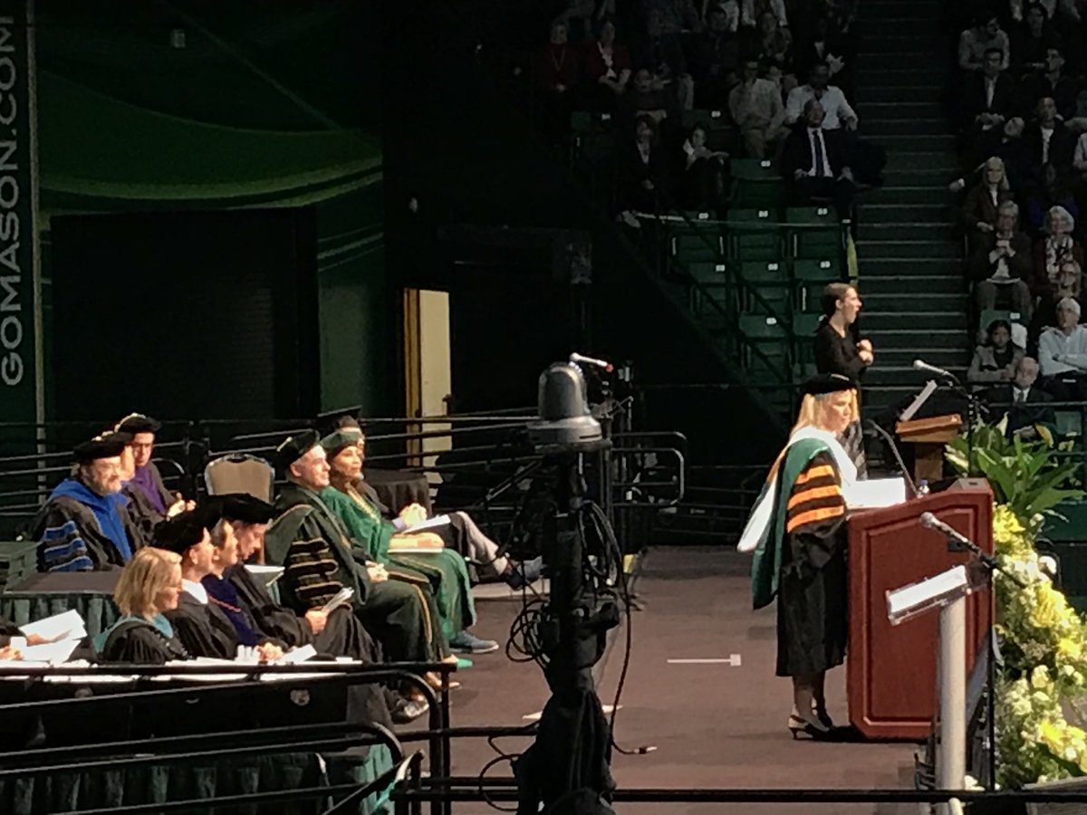 MasonAlumni's tweet photo. .@bethanyhalllong, PhD ‘93, talks life with #Mason2017 at commencement today! #masonalumni #masongrad https://t.co/khQt61WuwS
