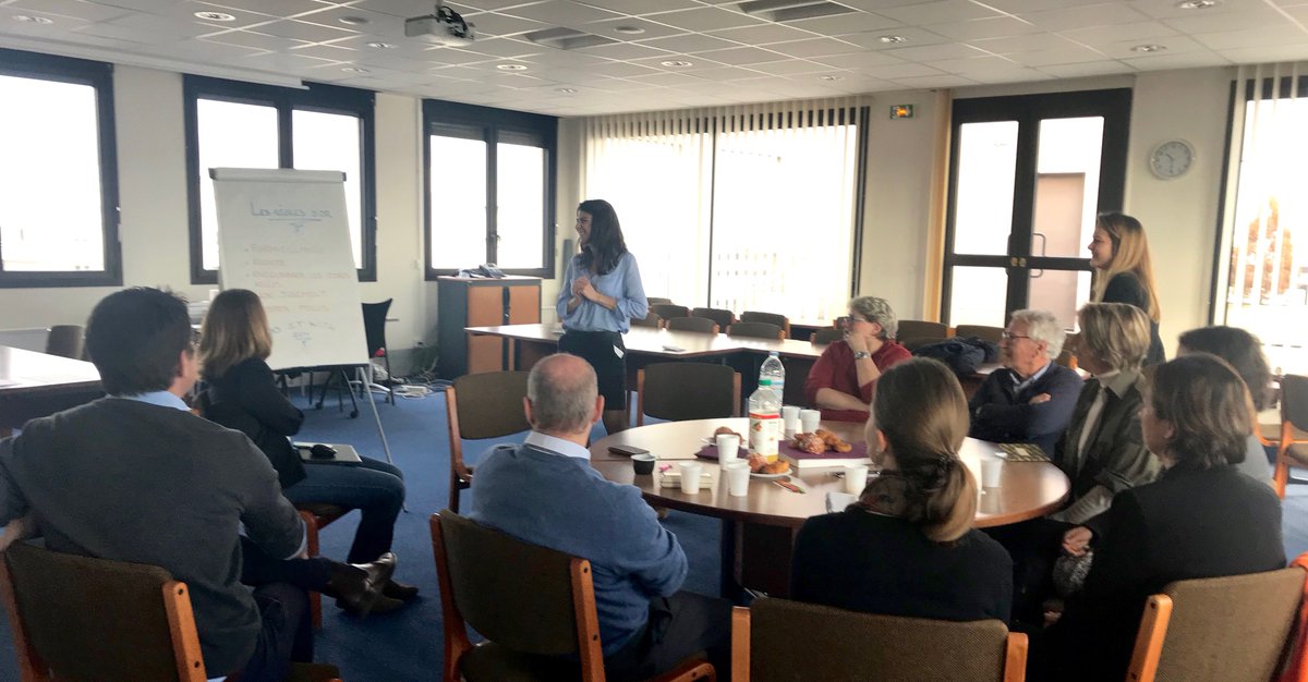 [RETOUR ATELIER DE CO-CRÉATIVITÉ] De belles histoires de vie à raconter, des souvenirs comiques à échanger, des ambitions multiples à partager : tout était au rendez-vous! Merci à @alptis #parcoursdevie #senior #designthinking