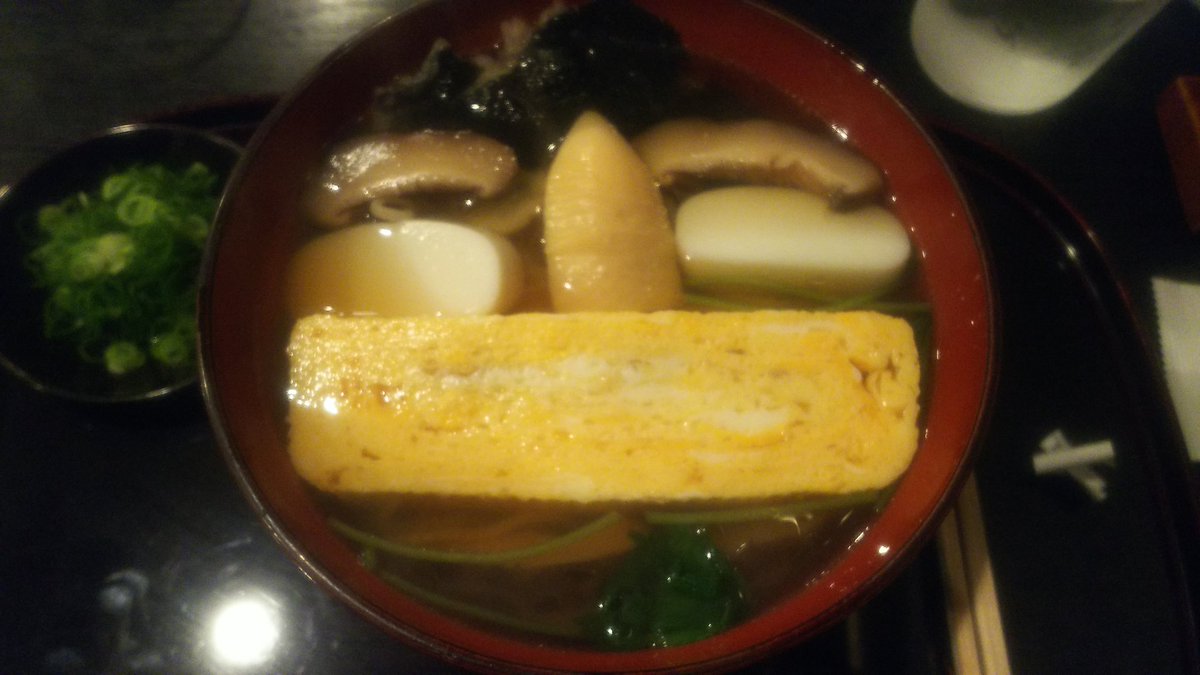 おかめそばの由来は具の並び方がおかめに似てるから おかめそばの由来は具の並び方がおかめに似てるから