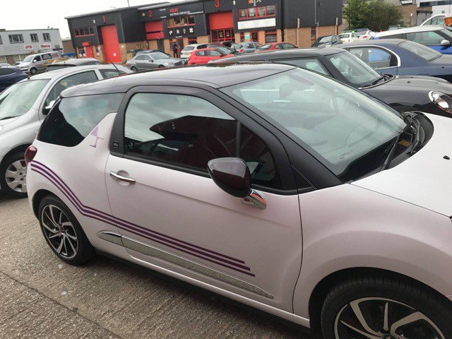 SxWatford's tweet photo. One can reward oneself and add some funky vibes to the Ride! #GlamAndGrit #ComeChristmas #London #Watford #XmasPresentToMyself #Fave #supercar #xmas2017 #supercarcollection #surprise #sweet #art #design #mycarbeline #love #picoftheday #wrestling #wrestlinglife #christmas https://t.co/uThFC4Mz4x