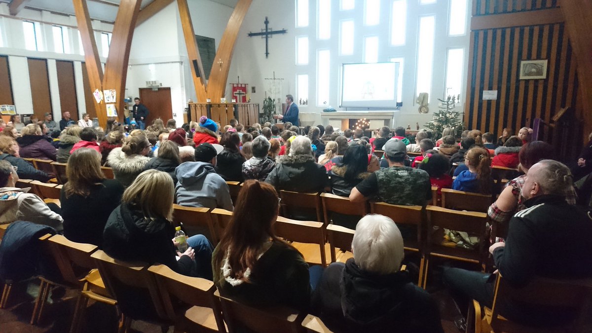 portmeadp's tweet photo. The Junior children did a brilliant job with their Christmas carol service yesterday. They sung well and all the readers were excellent too. Gwaith da! ๐๐ผ #pmdpre #pmdpea #pmdpmus Thanks to all the parents and local community who attended. #pmdpcomm https://t.co/pISdMEP3Bs