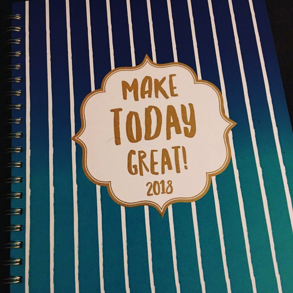 CFEvent_M's tweet image. Ready for 2018 with my trusty calendar. Are you ready for next year? #eventplanning #eventprofs #Weddings