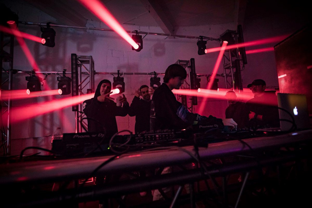 TheRobeWay's tweet photo. Working with TanZ Produced and the Bushwhick Collective, the team at #EliteDesignInnovations helped create the #lightingdesign for Ciroc Studios at Art Basel Miami using @Robelighting #Spikie luminaires. #therobeway #robelighting #edi #liveeventdesign #artbaselmiami #cirocstudios https://t.co/lHtuYqX3U2