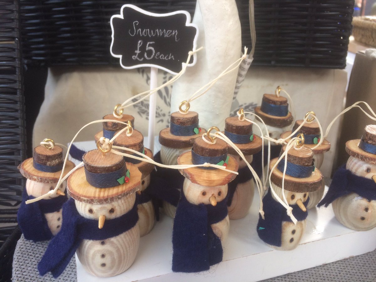 PaperLilac's tweet image. Last chance to catch the last of my decorations and Christmas card designs at @ElyMarkets on Saturday #handmadechristmas #justacard #lylm2017