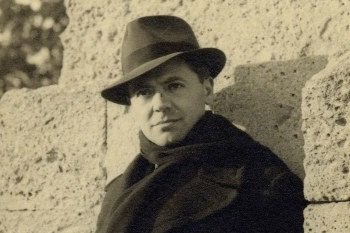 #Cejourla  2 janvier 1942, Jean Moulin est parachuté en France pour organiser la résistance intérieure. histoire-image.org/etudes/jean-mo…