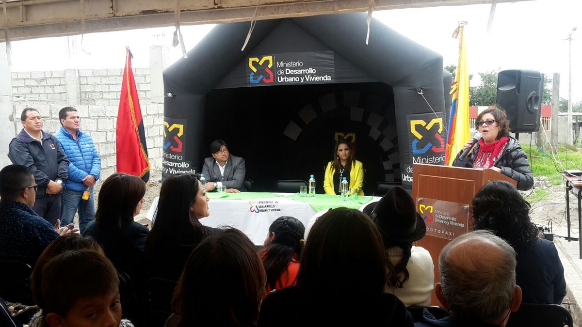 ViviendaEc's tweet photo. Oficina técnica #MIDUVI Cotopaxi entrega 6 viviendas del proyecto  #ManuelaEspejo a beneficiarios de los cantones Latacunga, Saquisilí y La Maná. #ViviendaDignaySegura https://t.co/InBqMhfwFP