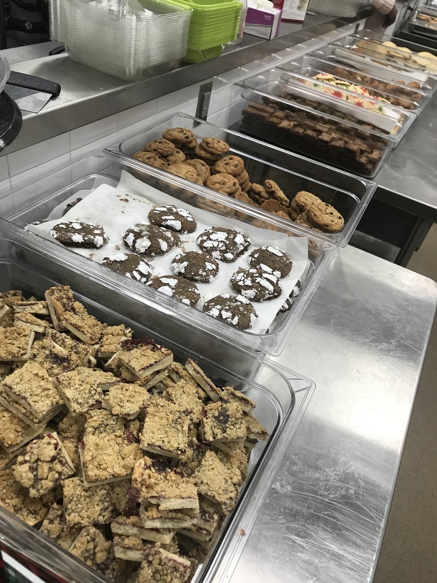 PikeArts's tweet photo. ‘‘Tis the season for cookies 🙌 https://t.co/Y1zZmRiKj3