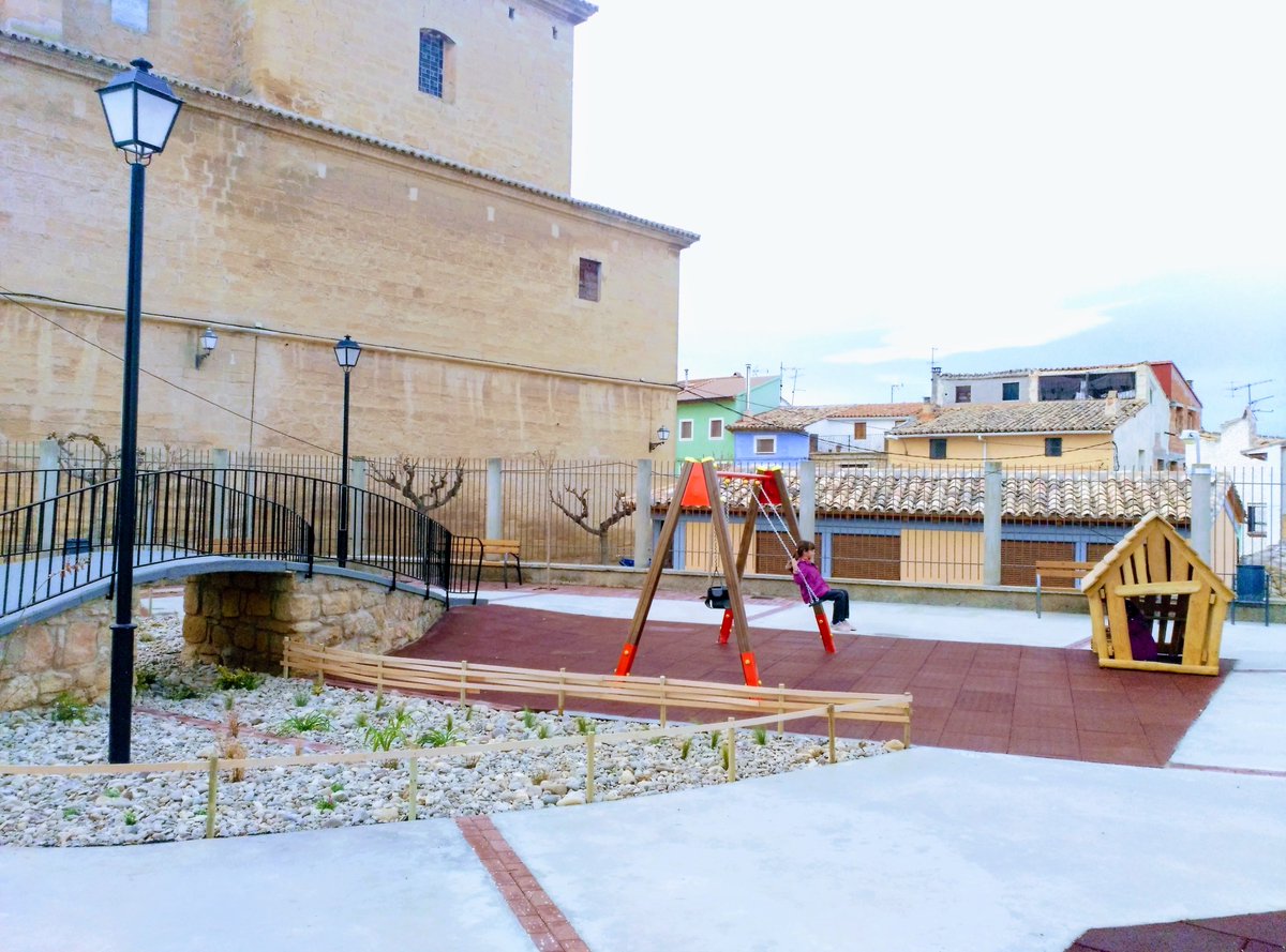 Happyludic's tweet photo. El municipi de Castelserás (Terol) ha confiat en Happyludic per transformar el parc de la Plaça de l'Església amb jocs infantils i també mobiliari urbà. Més detalls a: https://t.co/TgfXa2gQFA #jocsinfantils #espaisludics #castelseras #mobiliariurba https://t.co/NyB7U5hdrb