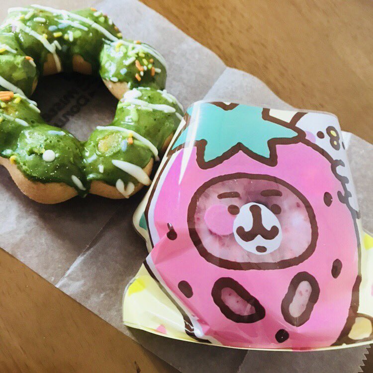 ゆな ミスドでクリスマスドーナツ出てたので買ってきました O O ポンデリングじゃなくて ポンデリースです あとは 何故かクリスマスメニューにカナヘイのドーナツが ついでにミスドのスケジュール帳も 笑 ミスド ポンデリング ポンデリース お腹