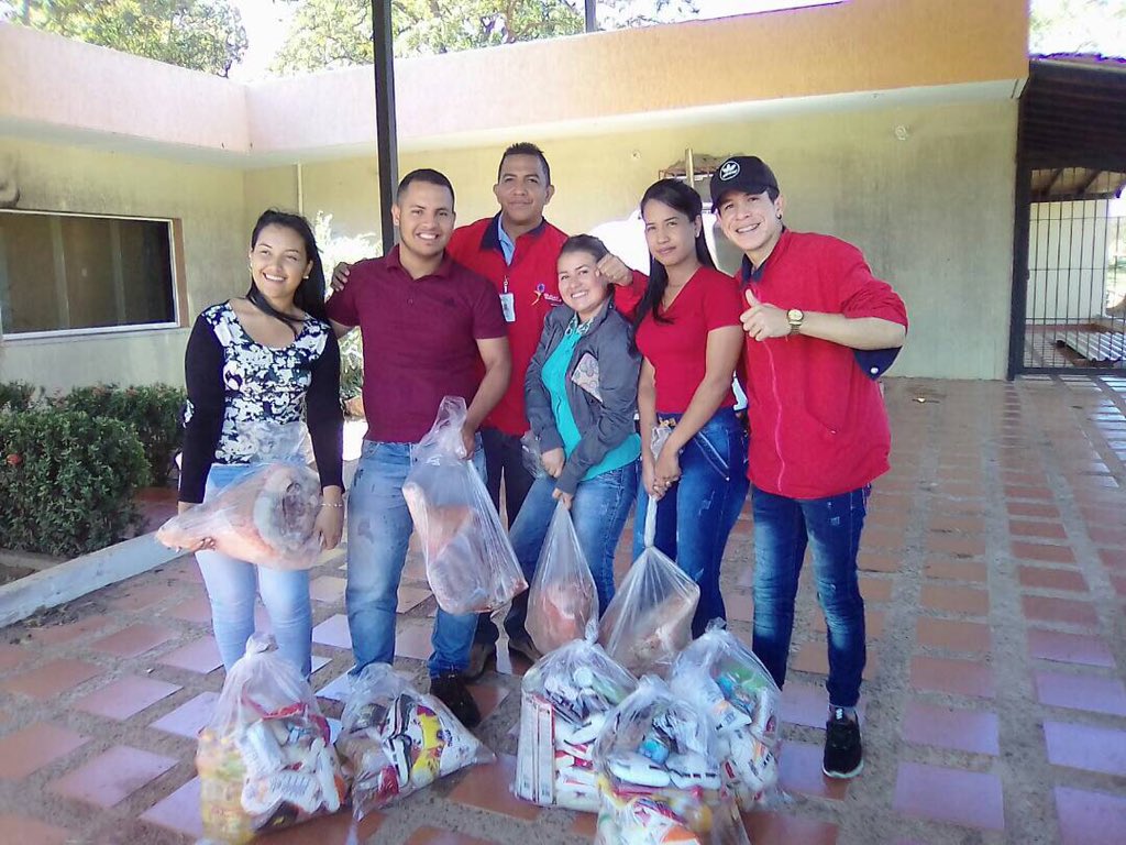 CsnCasima's tweet image. @HenryNarvaez5 : Quiero  agradecer x este valioso aporte las bolsas socialista de la @CSVHierroAcero para estos talentos regional CASIMA SON muy conocidos con la canción lo dices tú lo digo yo @JustoNogueraP gobernador gracias @AnglicaBarroso2 @NicolasMaduro @JAriasPalacio