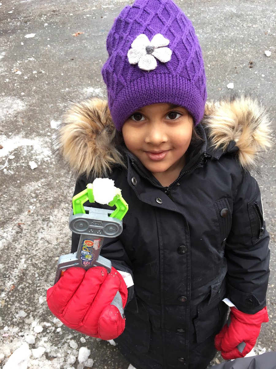 MrsMTLC's tweet photo. Playing with ice @k4Rockets https://t.co/ZFxmb3Ozo8