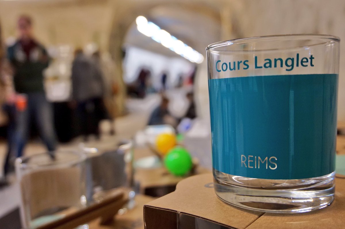 En manque d'idée #cadeaux pour Noël ? Offrez un cadeau original des #créateurs de Reims de la boutique éphémère #HyperNoël ! A retrouver jusqu'au 22 décembre au Cellier. => Infos bit.ly/2DmXEUT