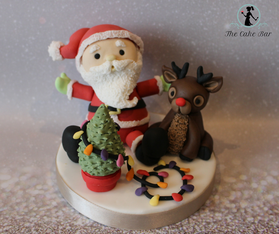 thecakebardevon's tweet photo. Looks like Santa is only just putting up his #Christmas decorations! https://t.co/3KIvSQ8i8I
