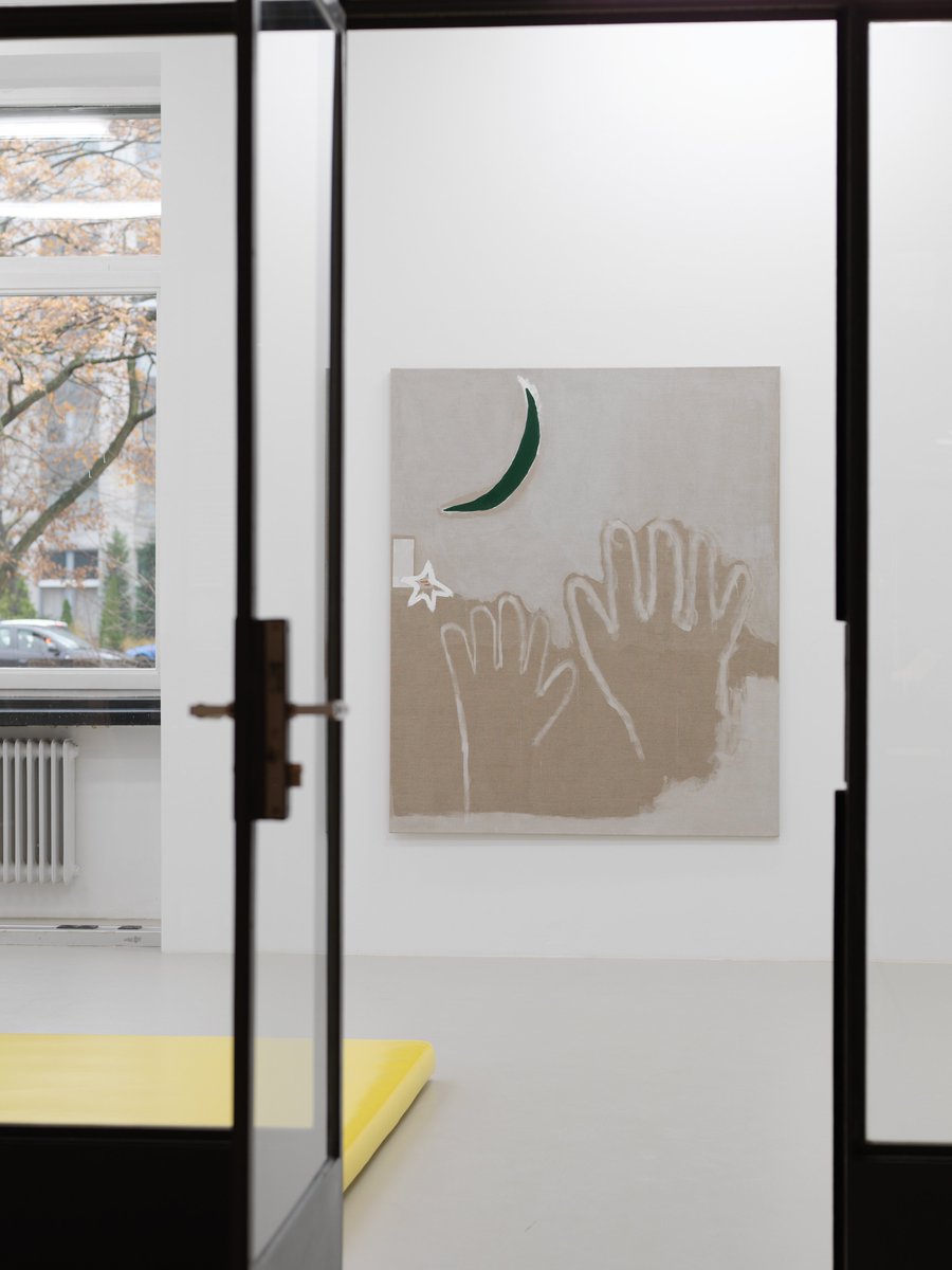 Wir wünschen allen entspannte Feiertage und ein gutes neues Jahr! Wir freuen uns auf ein Wiedersehen ab dem 6. Januar 2018 <a href="/KV_Nuernberg/">Kunstverein Nürnberg</a> Bild: Malte Zenses – in tyrannis, Installationsansicht, Kunstverein Nürnberg, 2017.