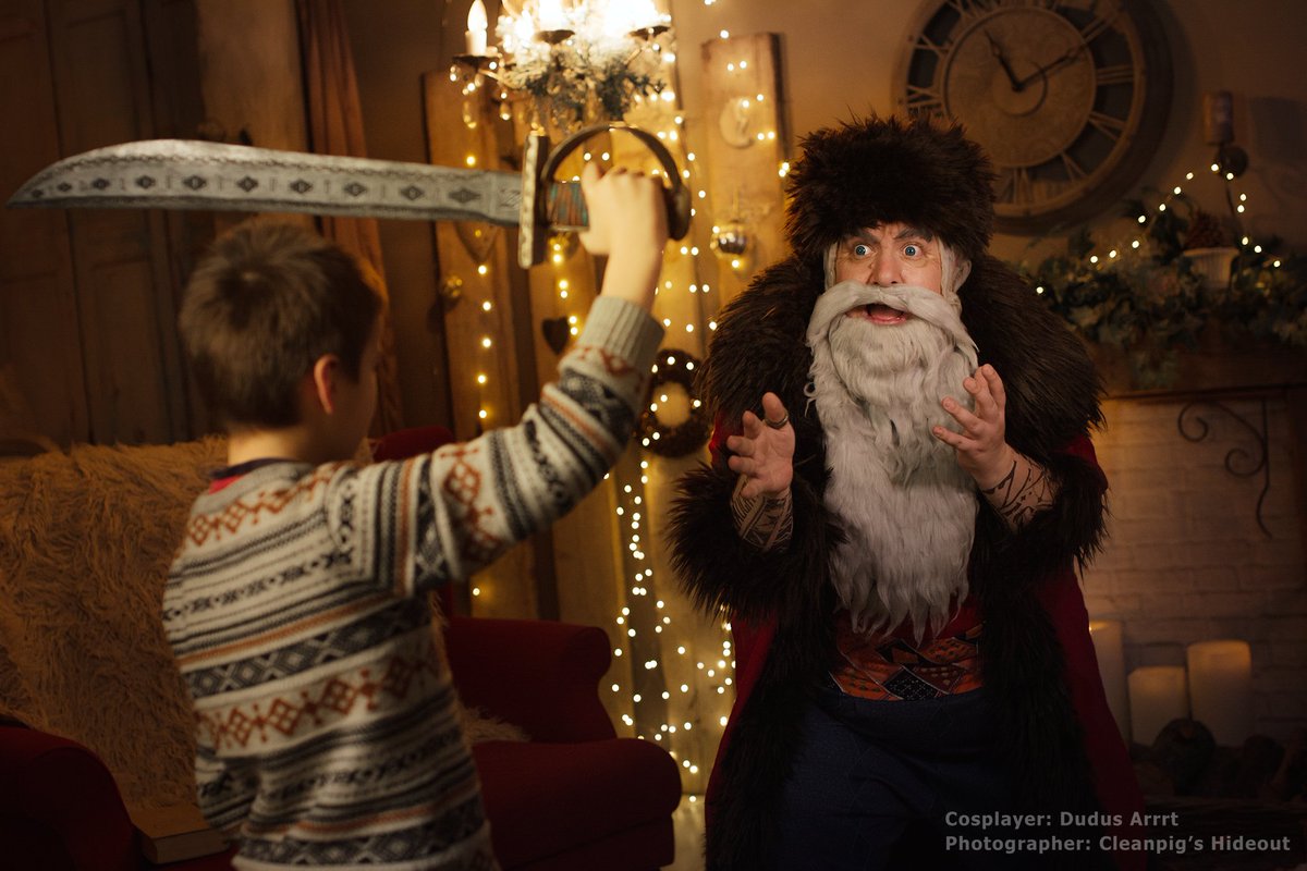 DudusArrrt's tweet photo. 🎄How to get ready for Christmas🎅

1. Prepare the gifts 🎁
2. Read books with the little ones 📚
3. Make sure they don't play with dangerous toys🔪
4. Eat all the cookies!!!🍩🥛

Photos by @reinigenferkel
Special thanks to my nephews for co-starring ❤ 
Have a Merry Christmas! https://t.co/LpQWixVVWv