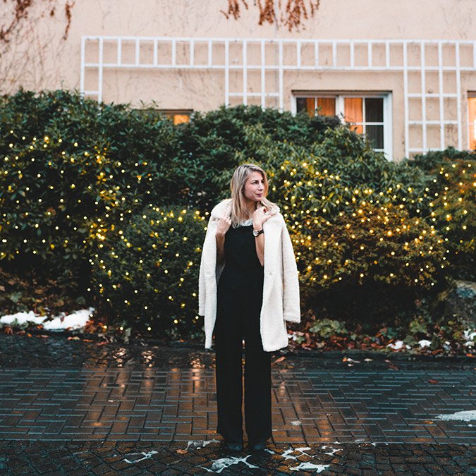 Sharing <a href="/finduslost/">finduslost</a>’s road trip travel guide through Europe’s famous Christmas markets, dressed in <a href="/papercrown/">Paper Crown</a>: bit.ly/LCxCM1221