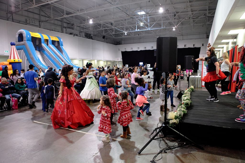 Dancing makes everyone happy!  @groovesfitness <a href="/ForeverFairest/">Forever Fairest </a> 
#FJAM #FJAM2017