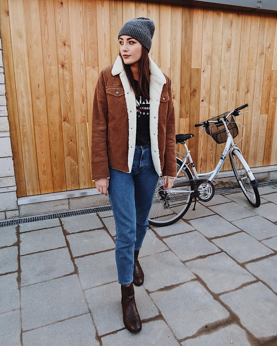 _HelloStudent's tweet photo. #TBT to when we sent @nicolemacinnes to the St Andrews #DontWalk charity fashion show 💅 #UniLife #StudentLiving #HelloStudent https://t.co/H7FgYCnr5I
