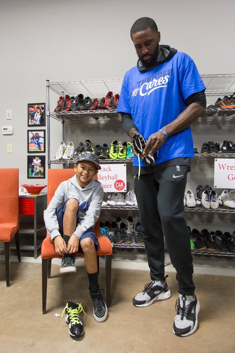 okcthunder's tweet image. This week @JeramiGrant and @pdpatt visited @C4Kokc to help local school teams pick out sporting equipment and shoes 👟🏀