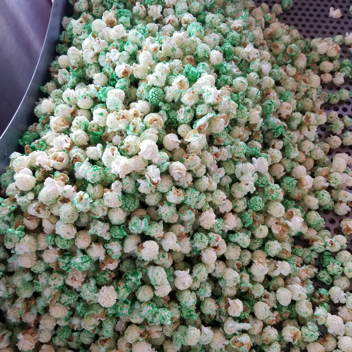 copper_corn's tweet image. Some color for the holidays