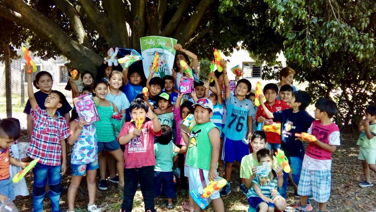 proagrosrl's tweet photo. #NaviDAR 🎄🎅🏽🌟• Hoy los chicos de #FAI Fundación para albergues infantiles recibieron los juguetes que fueron solidariamente donados por todos ustedes. ¡Muchas gracias en nombre de @proagrosrl y @SummitAgroAr ! 🍀🤩 #RSE #SummitSolidaria # https://t.co/xQweFkHlrM