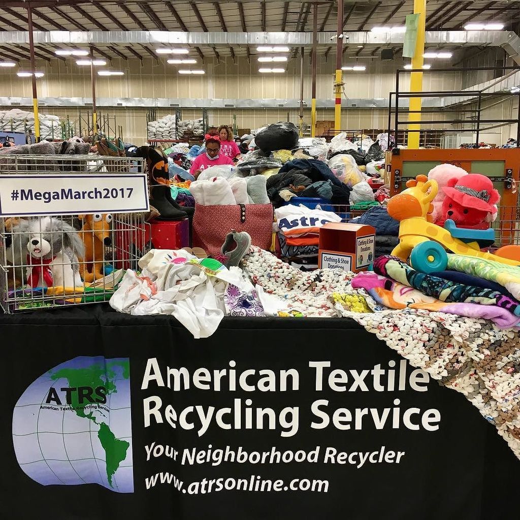 ATRSrecycling's tweet photo. Can you spot the tee shirts we use for pet quilts, or toys turned to cash for @mhumane ?! π»ππ
πΌπ¦πΆ
Every item donated in the Mitten State supports our furry friends. Donate today!
#megamarch2017 #muttmarch2017 #clothingdonations https://t.co/nvwfxo0MX3 https://t.co/m2nSbT55jL