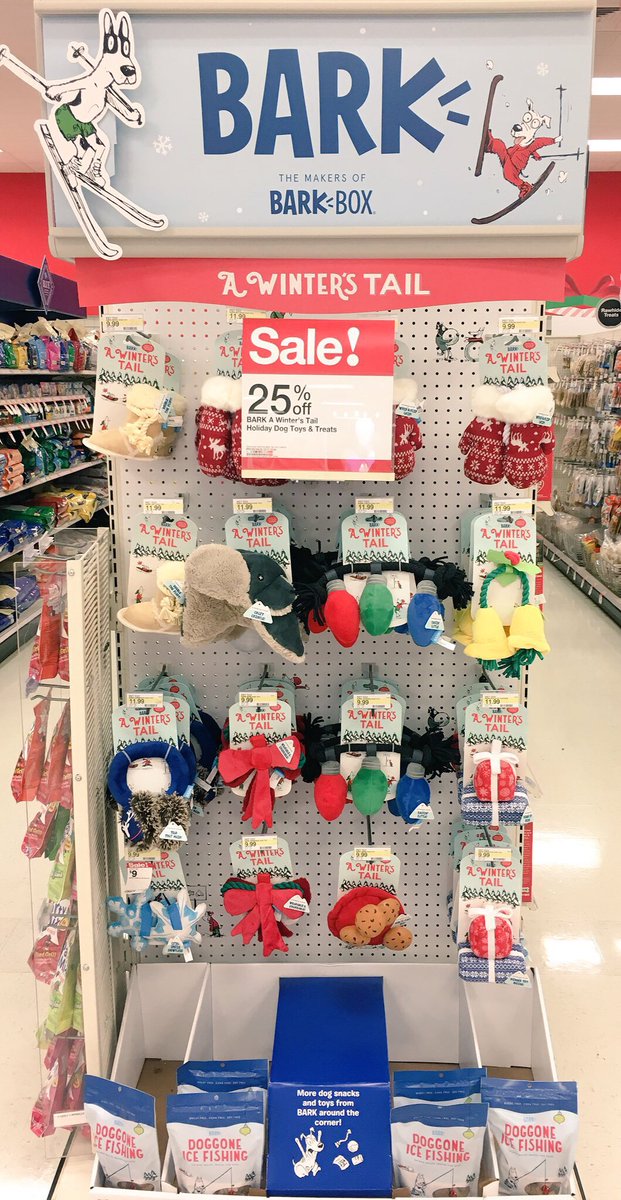 KatieTargetLady's tweet image. Doggone-it!!! Don’t forget about the dogs this holiday season! 🐶🎄🎯#D117OwnsEnds @jamaal_edwards @ContrucciJoe