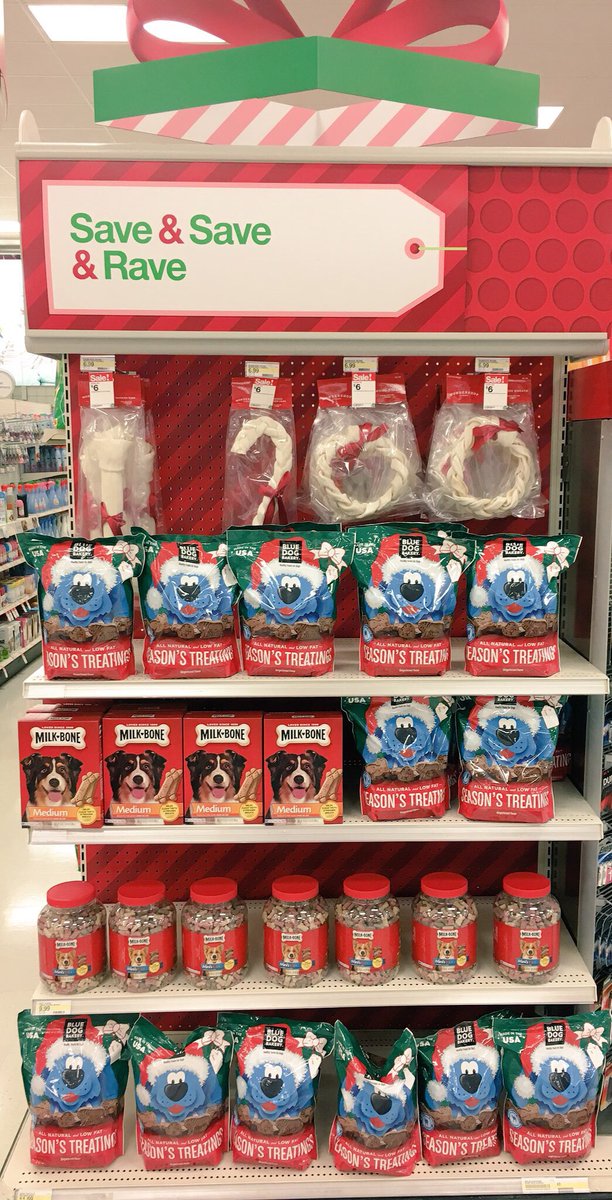 KatieTargetLady's tweet image. Doggone-it!!! Don’t forget about the dogs this holiday season! 🐶🎄🎯#D117OwnsEnds @jamaal_edwards @ContrucciJoe