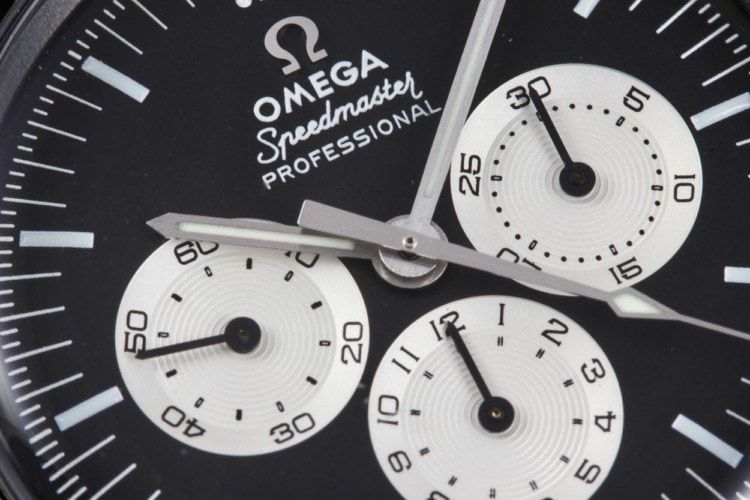 Time_Luxe's tweet photo. The Omega Speedmaster Speedy Tuesday Limited Edition In Pictures #Omega #SpeedyTuesday https://t.co/KP9t3cr0Dr https://t.co/vuqyGTCqgN