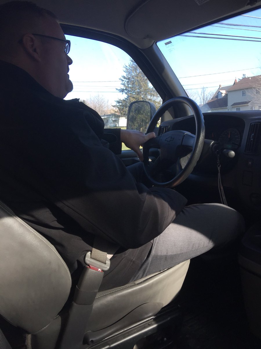 On our way to the Easton Rotary Classic luncheon! <a href="/NazGBball/">LadyBlueEaglesBBall</a> <a href="/NAZhoops/">Nazareth Basketball</a> Coach Arndt proving the chauffeur service! @H55ZY @MaihanRamin_5 <a href="/morganamy13/">Morgan Amy</a> <a href="/madisonamy14/">madison amy</a> <a href="/jjdegs14/">Juliann Duignam</a> &amp; Kayne Stoner #GoBlueEagles