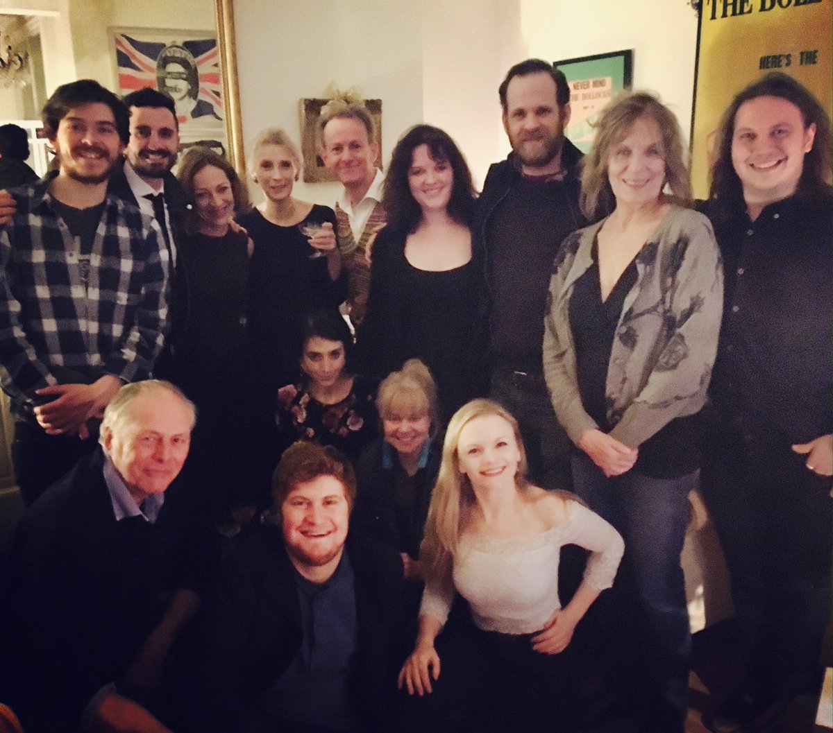 robdavidellis's tweet photo. #SquadGoals @ThirdFloorBack @NorthSeeTheatre https://t.co/NMElhyZBcH