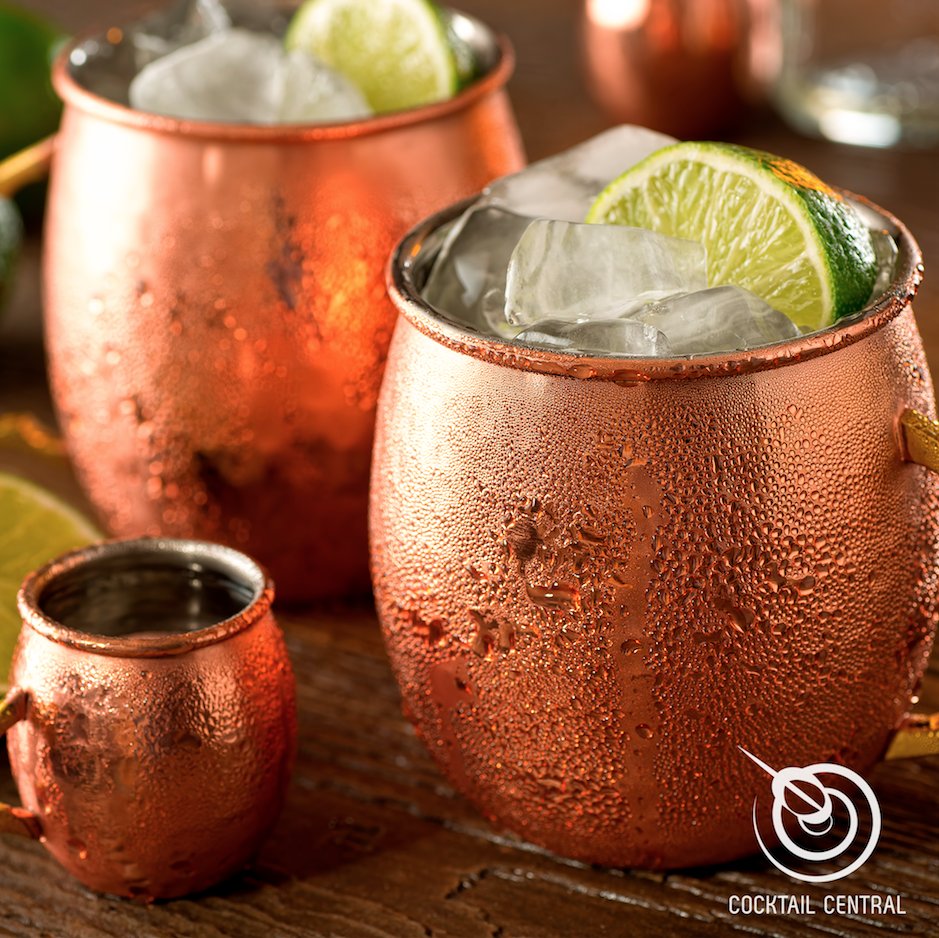 LAB, nuestra barra móvil de alta #coctelería, ¡pruébala, contáctanos! facebook.com/CocktailCent/ 😎🍸 

#FelizJueves