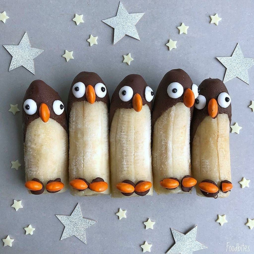cupcakeproject's tweet photo. Tag anyone with a kid. Such an amazing healthyish holiday dessert!
Repost from @foodbites - Happy Holidays from this Penguin Banana Family to yours❤️
.
.
.
.
#foodstyling #thatsdarling #sweatwithkayla #foodphotography #healthychoices #beautifulcuis… https://t.co/ck5BnqAjrq https://t.co/q41F4Ei481