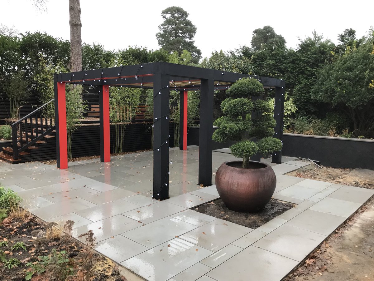 BurnhamLandscap's tweet image. Nice cloud pruned little number installed today courtesy of @CliftonNursery we’ll be onto phase 2 of this project in the new year. @RachelPSDesign @_LONDONSTONE